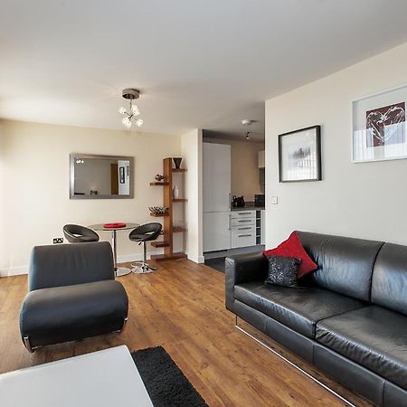 Shortstaymk Vizion Apartments, With Free Superfast Wi-Fi, Parking, Sky Sports And Movies Milton Keynes Rum bild