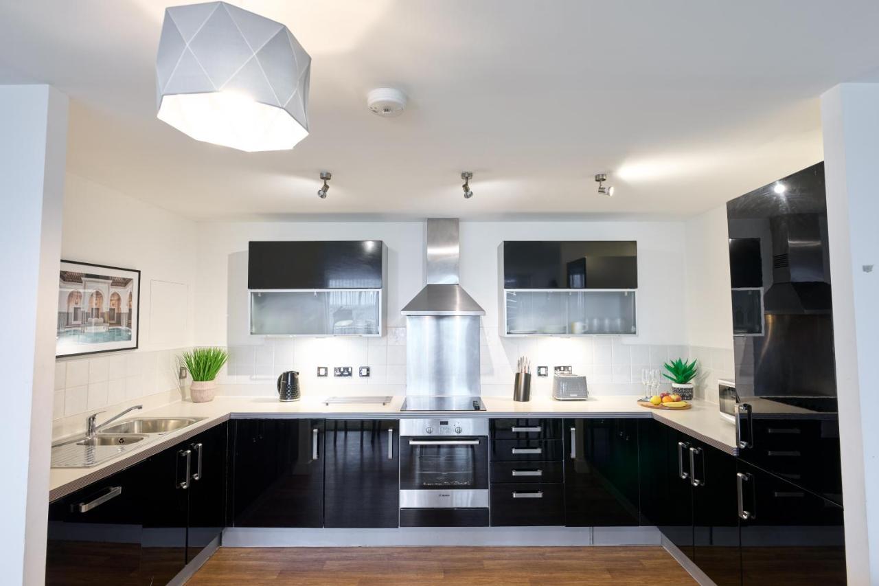 Shortstaymk Vizion Apartments, With Free Superfast Wi-Fi, Parking, Sky Sports And Movies Milton Keynes Exteriör bild