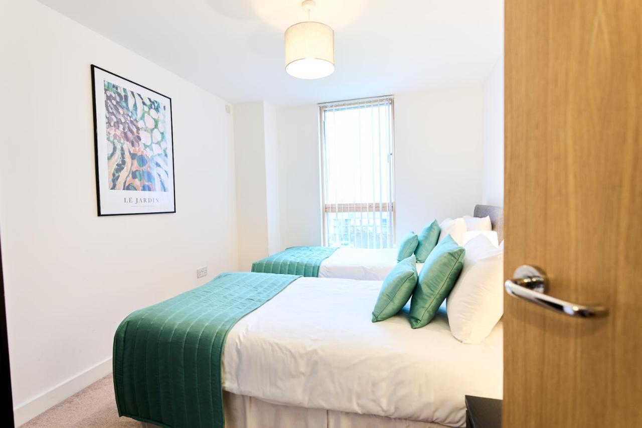 Shortstaymk Vizion Apartments, With Free Superfast Wi-Fi, Parking, Sky Sports And Movies Milton Keynes Exteriör bild