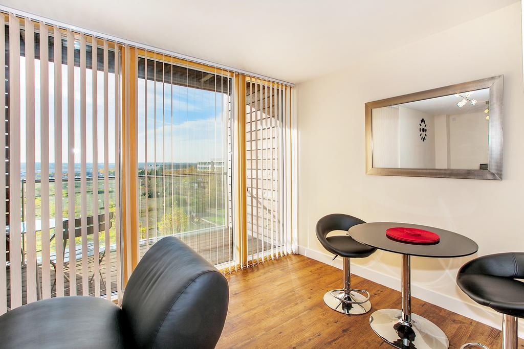 Shortstaymk Vizion Apartments, With Free Superfast Wi-Fi, Parking, Sky Sports And Movies Milton Keynes Exteriör bild