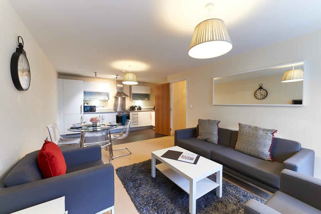 Shortstaymk Vizion Apartments, With Free Superfast Wi-Fi, Parking, Sky Sports And Movies Milton Keynes Exteriör bild