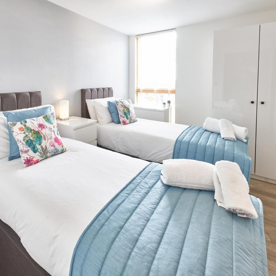 Shortstaymk Vizion Apartments, With Free Superfast Wi-Fi, Parking, Sky Sports And Movies Milton Keynes Exteriör bild